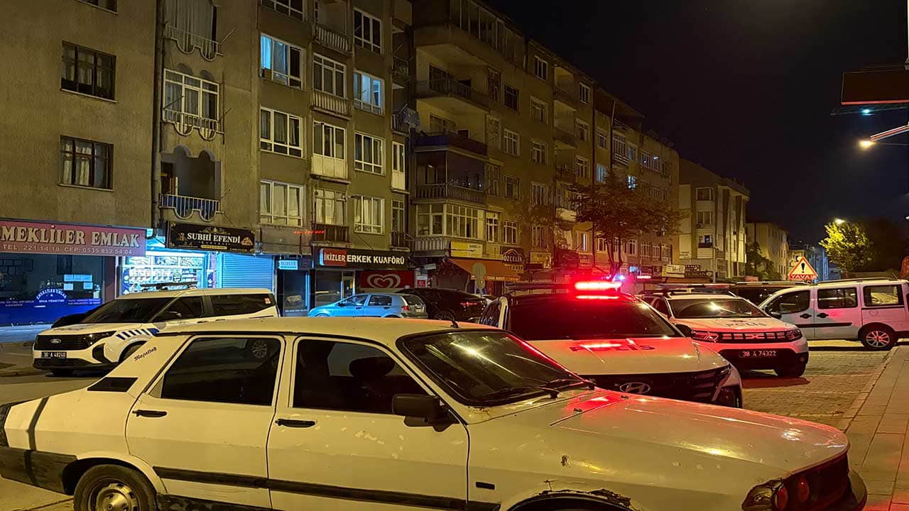 Foto - Dehşet saçan şehir magandaları tutuklandı! Önce biber gazı sıktılar sonra bıçaklayıp gasbettiler!