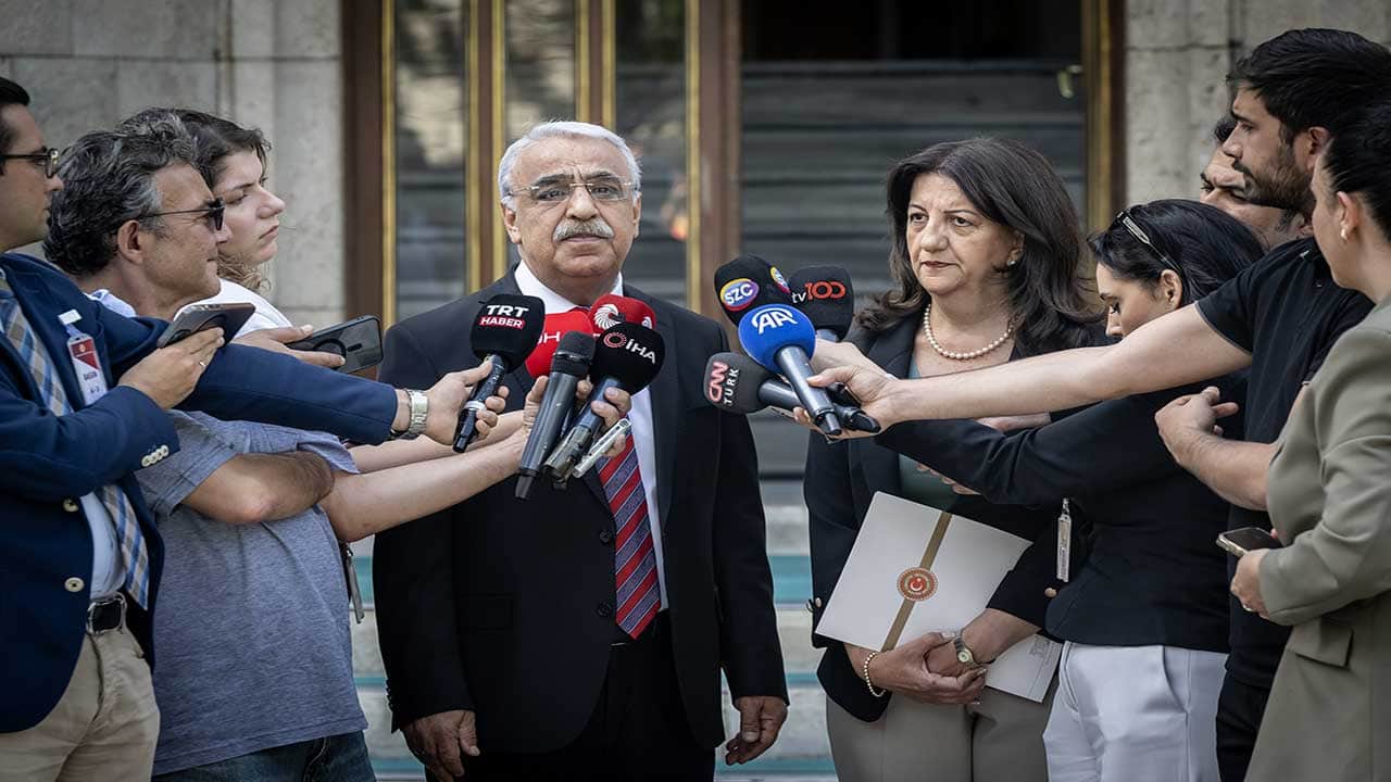 Foto - DEM Parti heyetinin kritik İmralı hamlesi Ankara'yı hareketlendirdi! Görüşme öncesi dikkat çeken mesajlar peş peşe geldi!