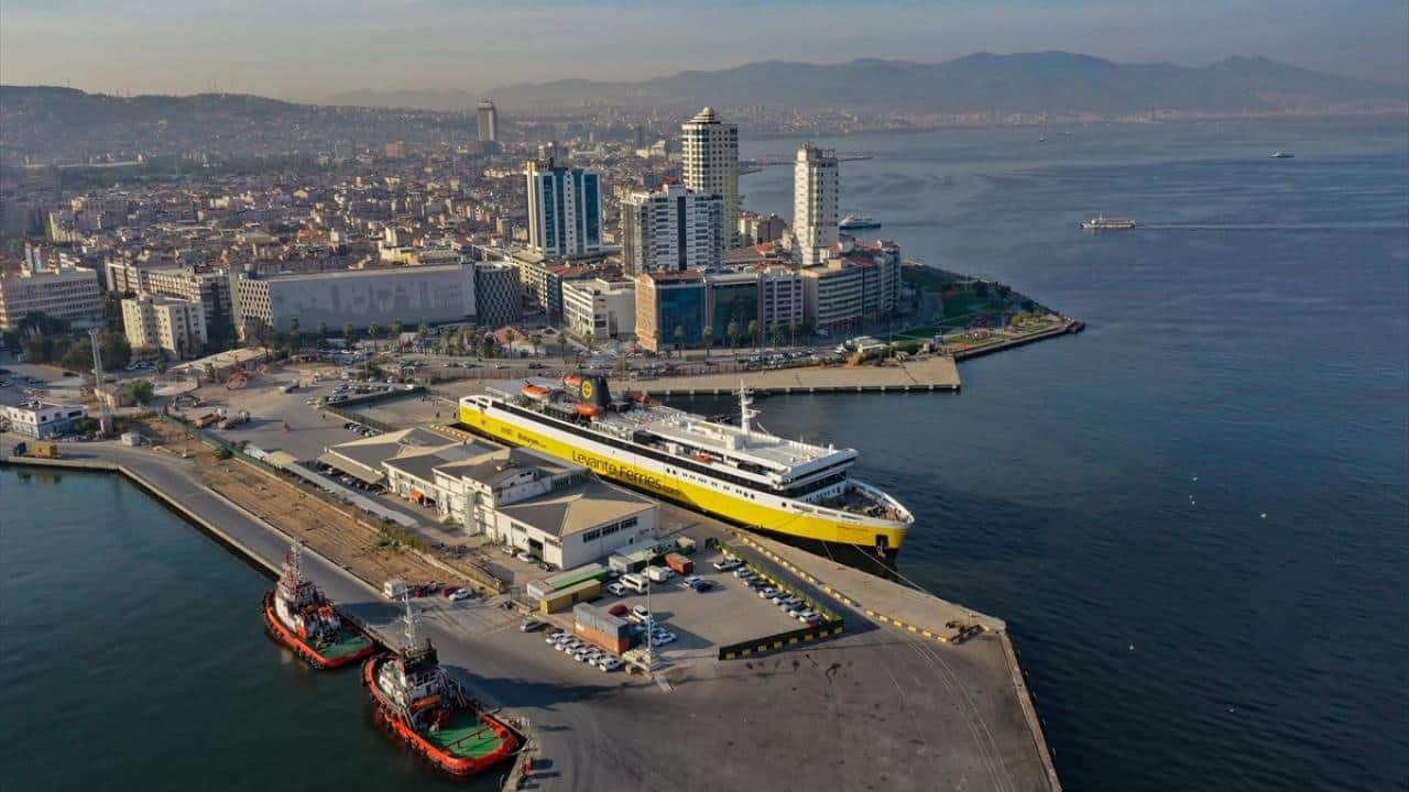 Foto - Devir tamamlandı! İzmir Limanı TVF’de 
