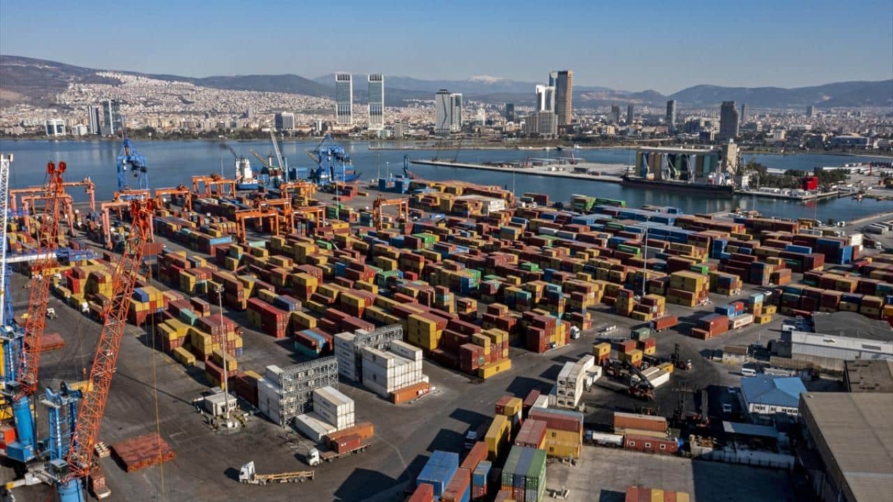 Foto - Devir tamamlandı! İzmir Limanı TVF’de 