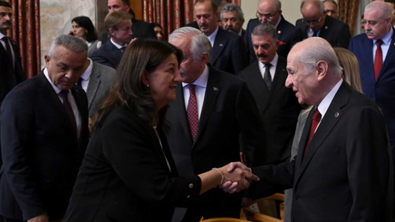 Foto - Devlet Bahçeli'nin rozetine dikkat! 