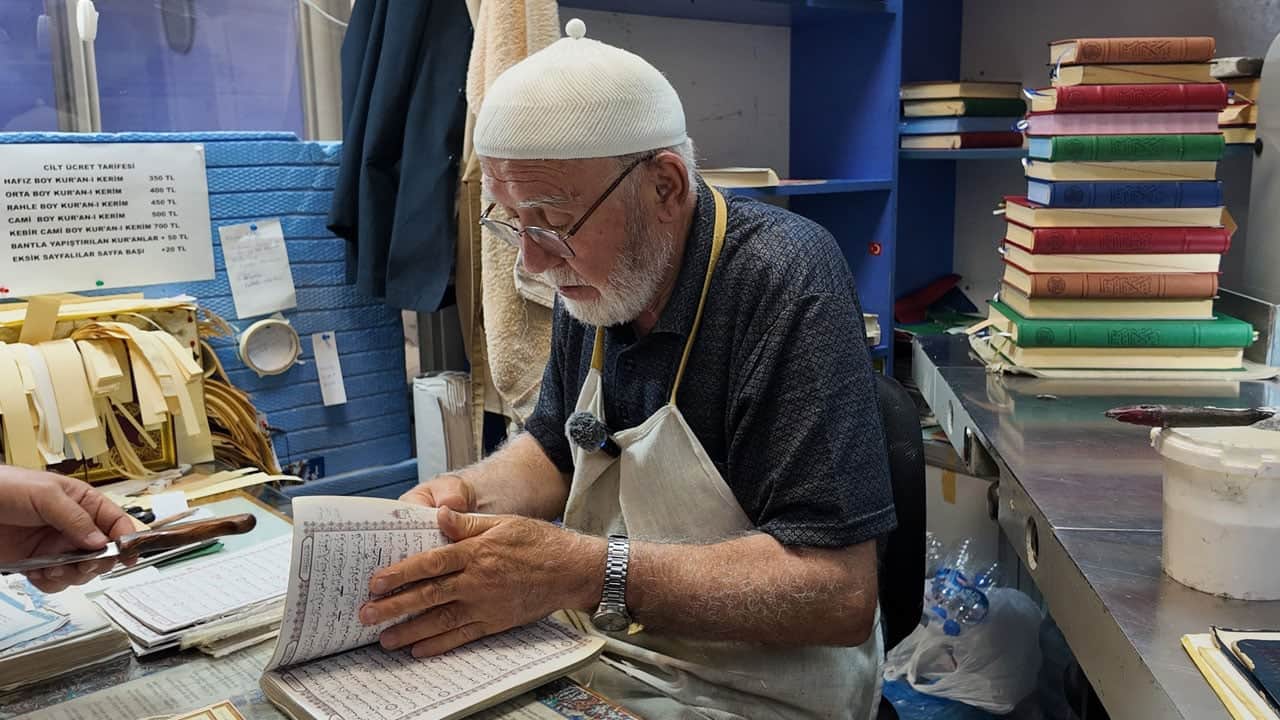 Foto - Diğer kitapları ciltlemeyi bıraktı! Yarım asırdır tüm vaktini Kur’an-ı Kerim’e ayırıyor