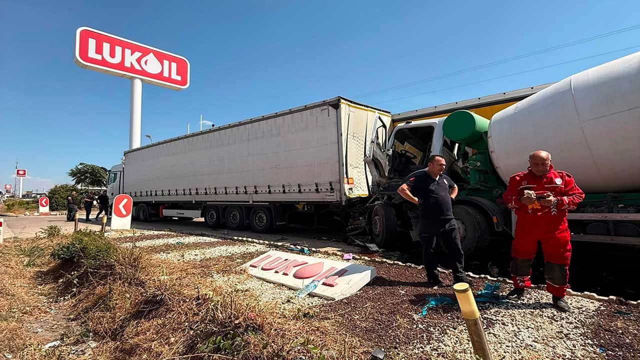 Foto - Direksiyon başında uyuyakaldı! Faciadan kıl payı dönüldü!