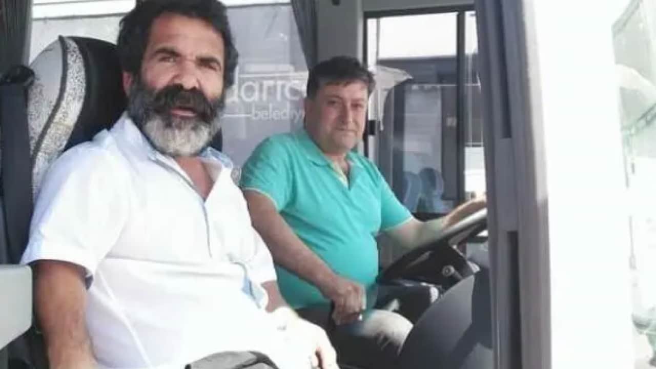 Foto - Diziyi bırakıp eski mesleğine döndü! Cenazede ortaya çıktı!