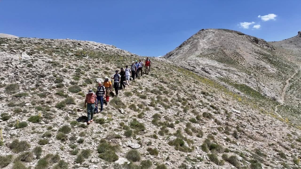 Foto - Doğaseverleri cezbediyor Zirve ve gölleriyle Aladağlar sizi çağırıyor