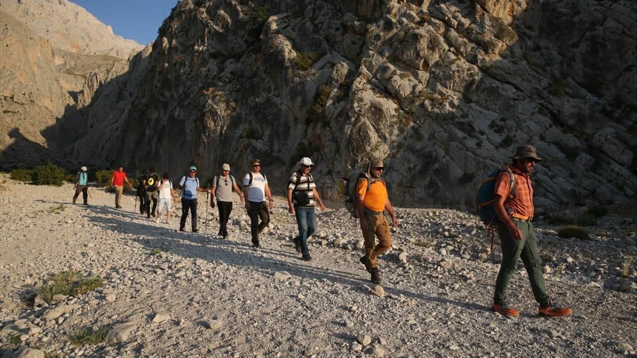 Foto - Doğaseverleri cezbediyor Zirve ve gölleriyle Aladağlar sizi çağırıyor
