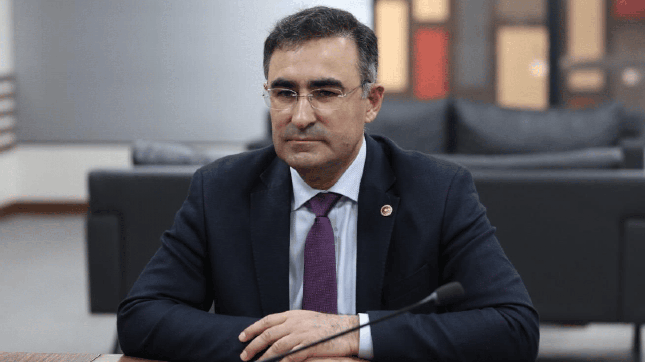 Foto - Dr. Hasan Arslan net konuştu: "Bir Mektupla Çözdük" Demişti... Özgür Özel Brüksel’de Muhatap Bulamadı