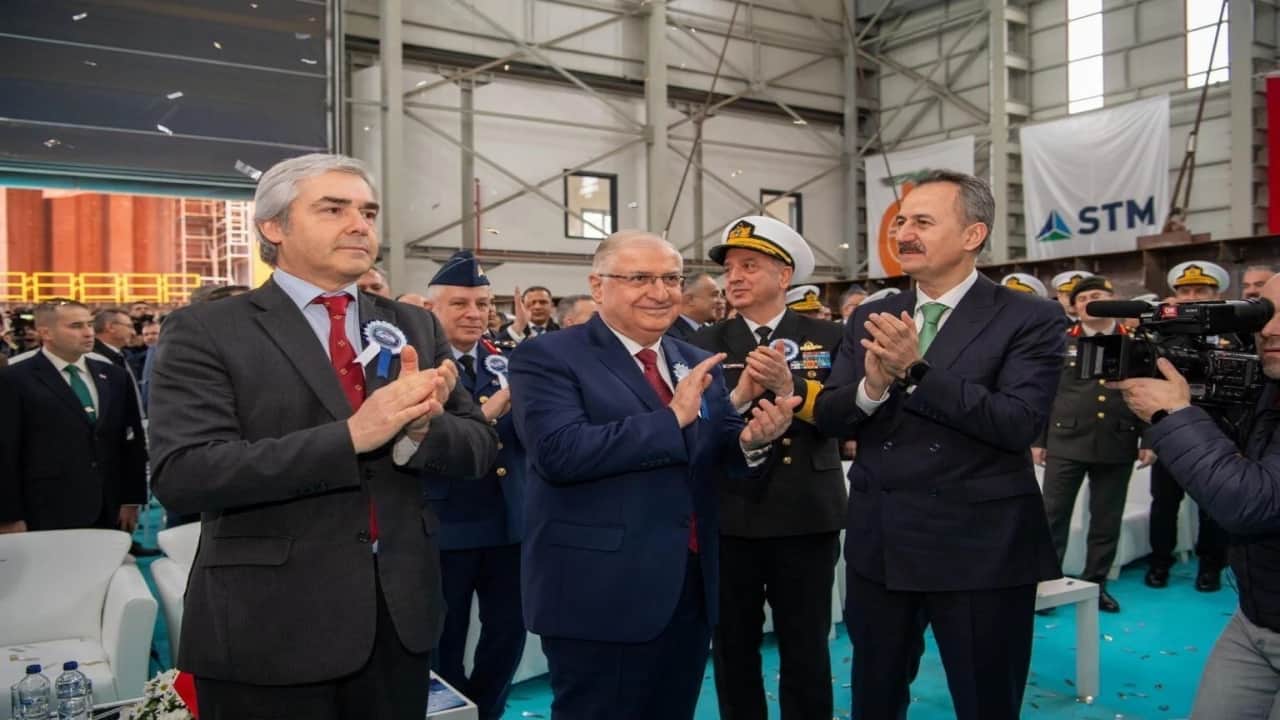 Foto - Dünya devlerini geride bıraktık! Avrupa ülkesinin 11 bin tonluk "yeni kalesi" Türk imzasıyla denize iniyor