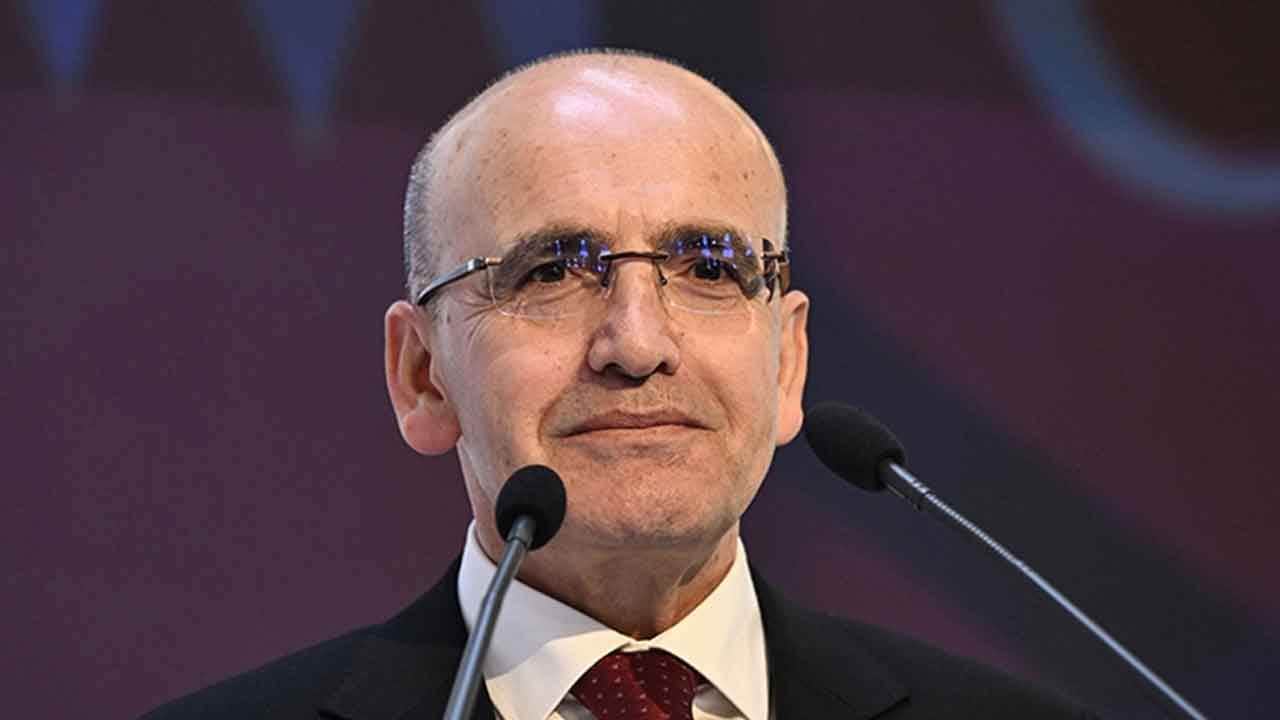 Foto - Ekonomiyi olumsuz etkileyen faktörü açıklayan Bakan Şimşek: Programımız değişmeyecek