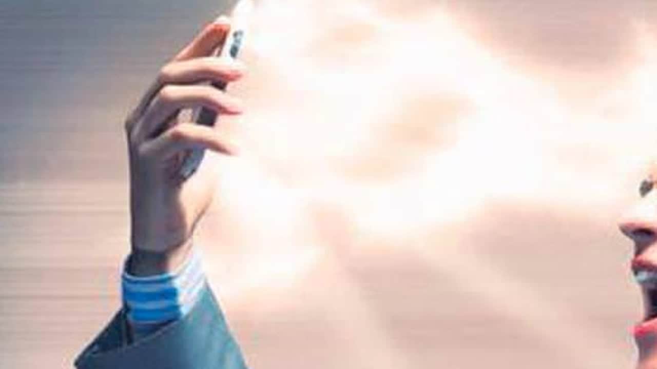 Foto - Mavi ekran ışığı göze zarar veriyor! Göz ardı etmeyin, bakın sebebi neymiş! Sadece çocuklara değil...