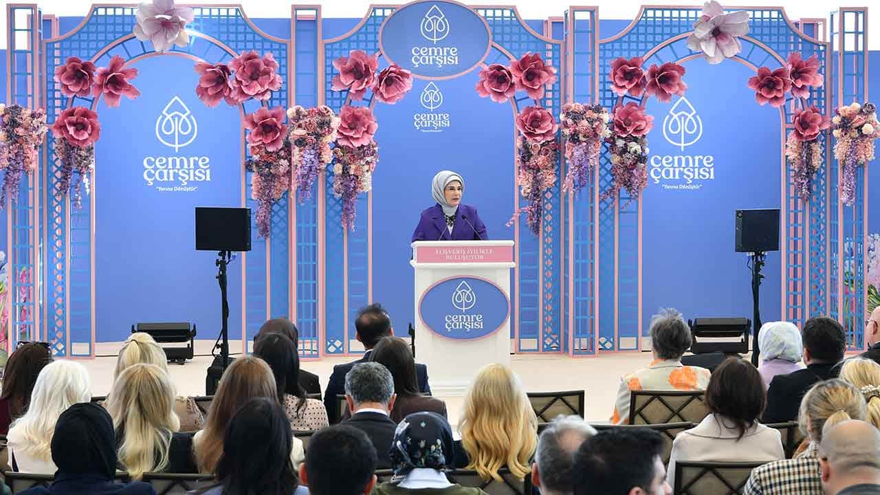 Foto - Emine Erdoğan, "Cemre Çarşısı"nın açılışına katıldı