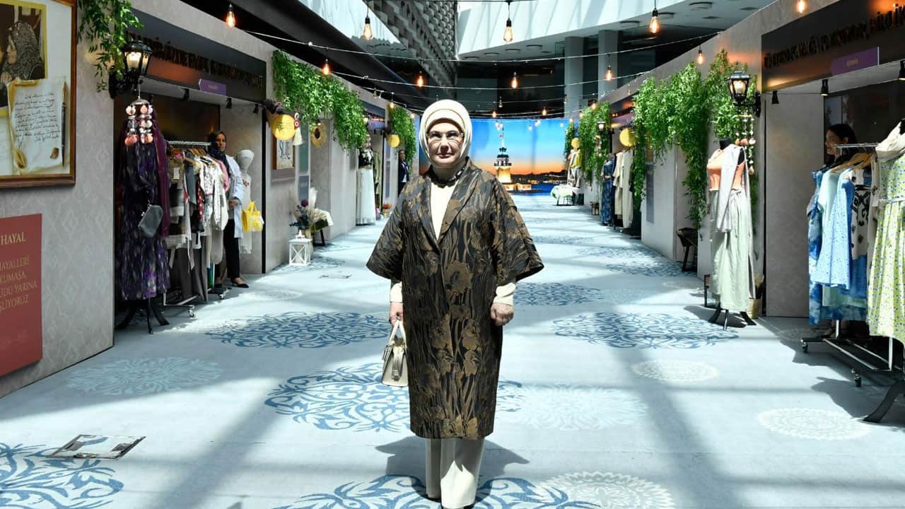 Foto - Emine Erdoğan: Dünya bir imtihan yeri! Biz koşu bittikten sonra da koşan atlarız!