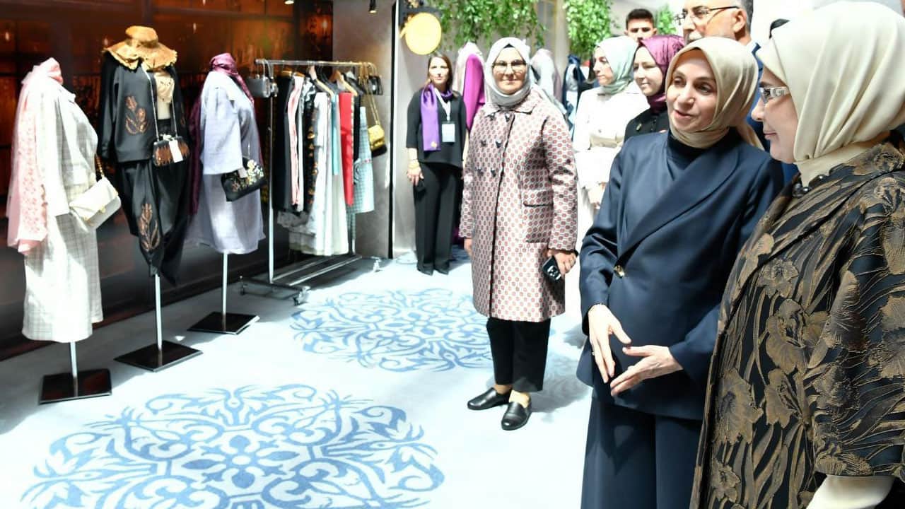 Foto - Emine Erdoğan: Dünya bir imtihan yeri! Biz koşu bittikten sonra da koşan atlarız!