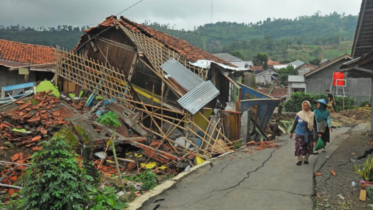 Foto - Endonezya’da felaketin bilançosu ağırlaşıyor: 7,7’lik dev depremde can kaybı 68’e fırladı