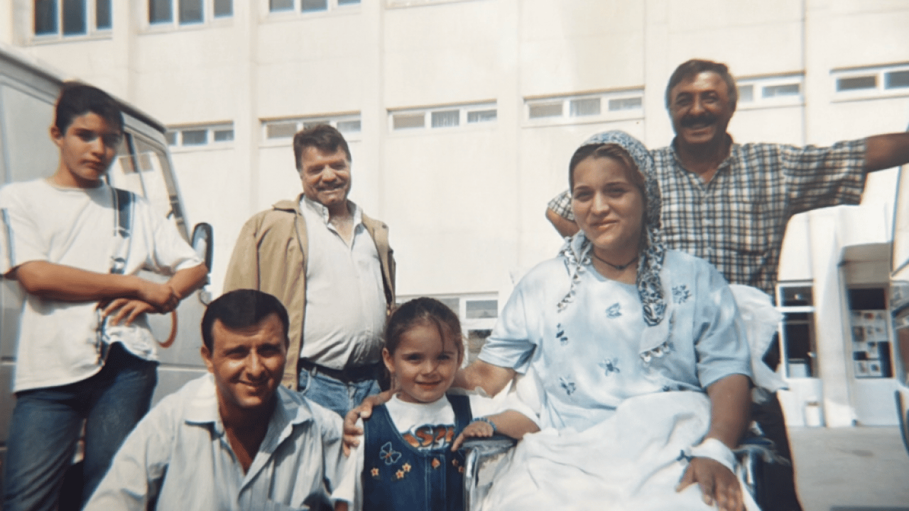 Foto - Enkazdan ağır yaralı çıkmıştı! Yıllar sonra oğluyla hayata tutundu