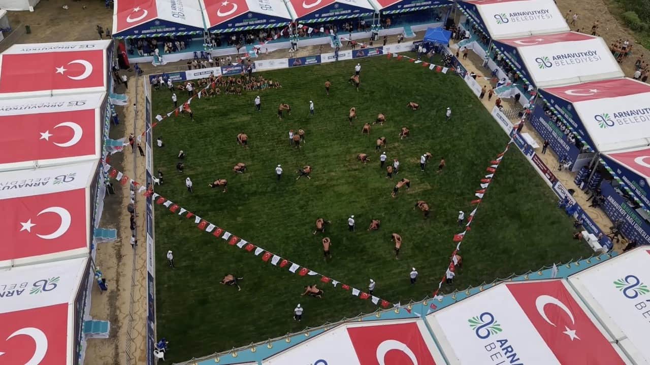 Foto - Er meydanında nefes kesen kapışma! Dursunköy'de pehlivanlar Kırkpınar havası estirdi!
