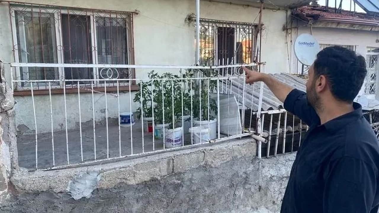 Foto - Erdoğan’a suikast timinde yer alıp paketlenemeyen son haindi! Alçak FETÖ’cü, komşularını böyle kandırmış! İşte fare gibi saklandığı 3 katlı hücre evi