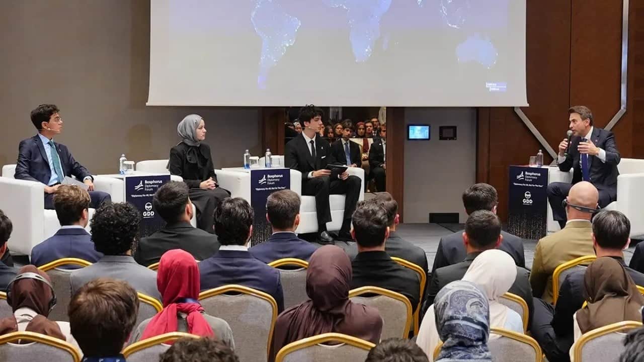 Foto - Erdoğan'ın torunu Ömer Tayyip Erdoğan sordu: Bakan 'En zor soru bu oldu' diyerek tarih verdi