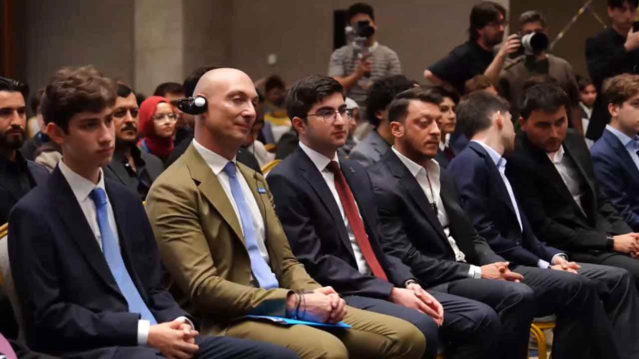 Foto - Erdoğan'ın torunu Ömer Tayyip Erdoğan sordu: Bakan 'En zor soru bu oldu' diyerek tarih verdi