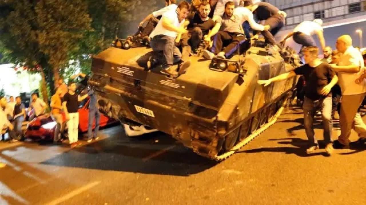 Foto - Erhan Afyoncu 'anormal şeylerdi' diyerek açıkladı: Genelkurmay başkanı, komutanlar dikkat etmesi lazımdı