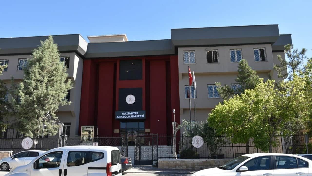 Foto - Ersoy: Müzemizi bütün yönleriyle yeniledik! Depremin ardından Gaziantep arkeoloji müzesinde yeni dönem 
