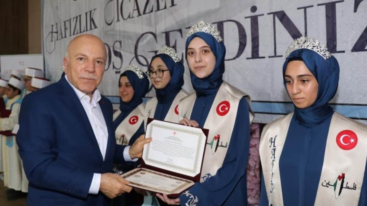 Foto - Erzurum'da 54 hafız icazet belgelerine kavuştu