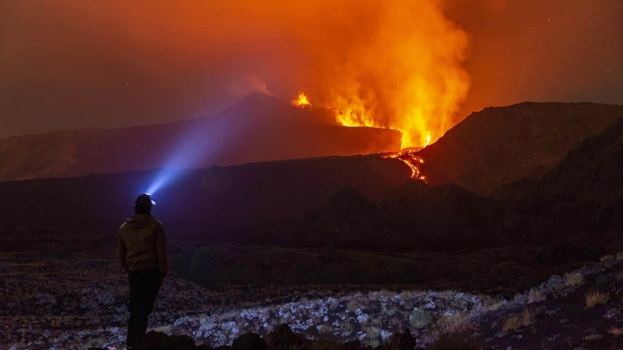 Foto - Etna Yanardağı patladı! Oluşan kül bulutu uçuşları aksattı