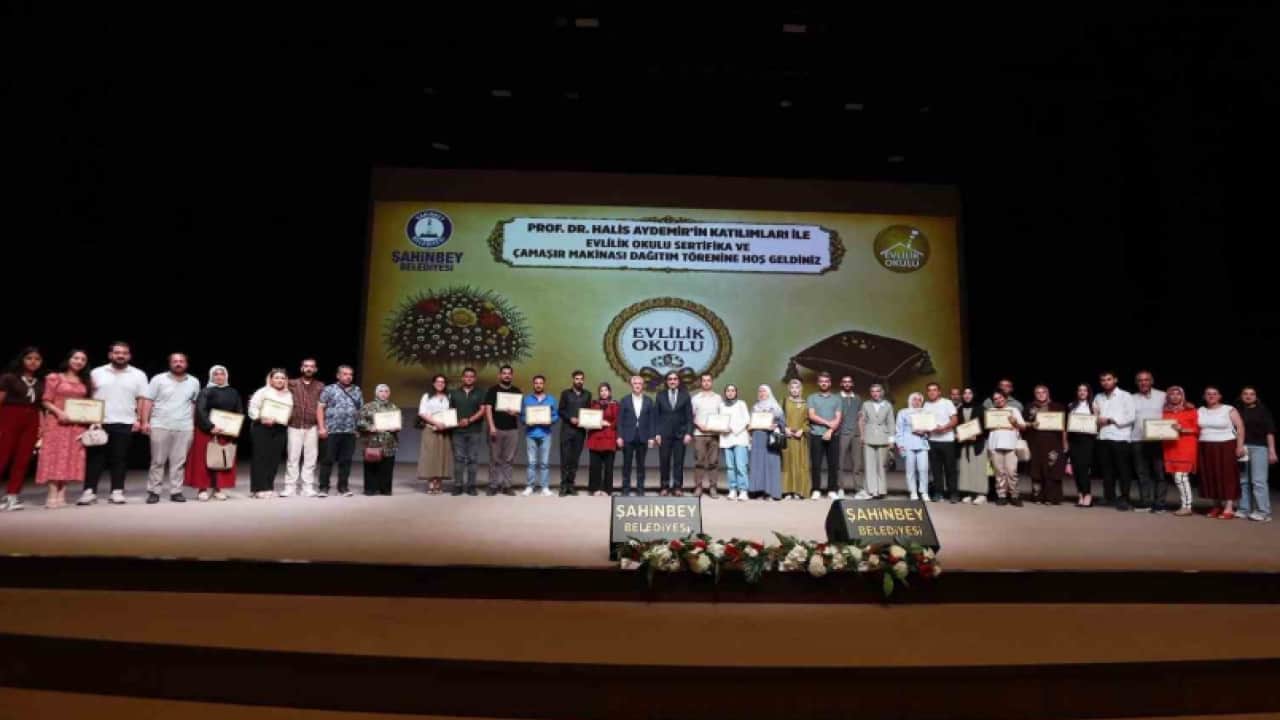 Foto - Evlilik Okulu Projesinde 951 çifte sertifika: Eğitimler tamam haydi nikah masasına!