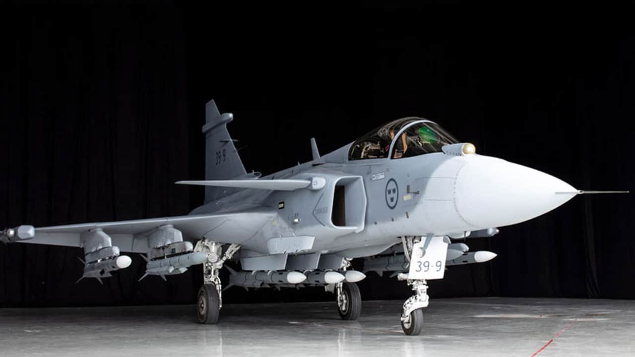 Foto - F-16’ların tahtı resmen yıkıldı! Gökyüzünün canavarı Gripen’ler sessiz sedasız teslim edildi
