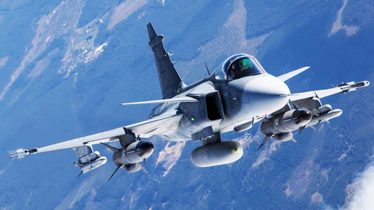 Foto - F-16’ların tahtı resmen yıkıldı! Gökyüzünün canavarı Gripen’ler sessiz sedasız teslim edildi