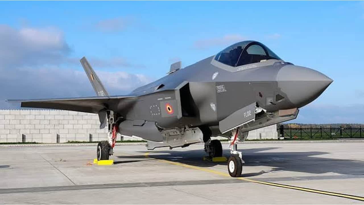Foto - F-35’in tahtı zangır zangır sallanıyor! Gizli savaş uçaklarına ilgi çok büyük: Tek rakip oldular