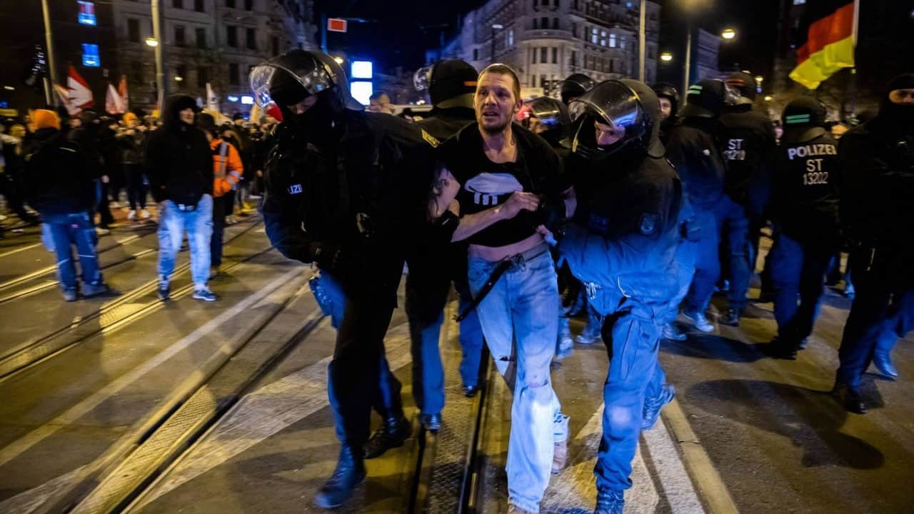 Foto - Faşizm tırmanışa geçti Almanya’da tedirgin eden anket