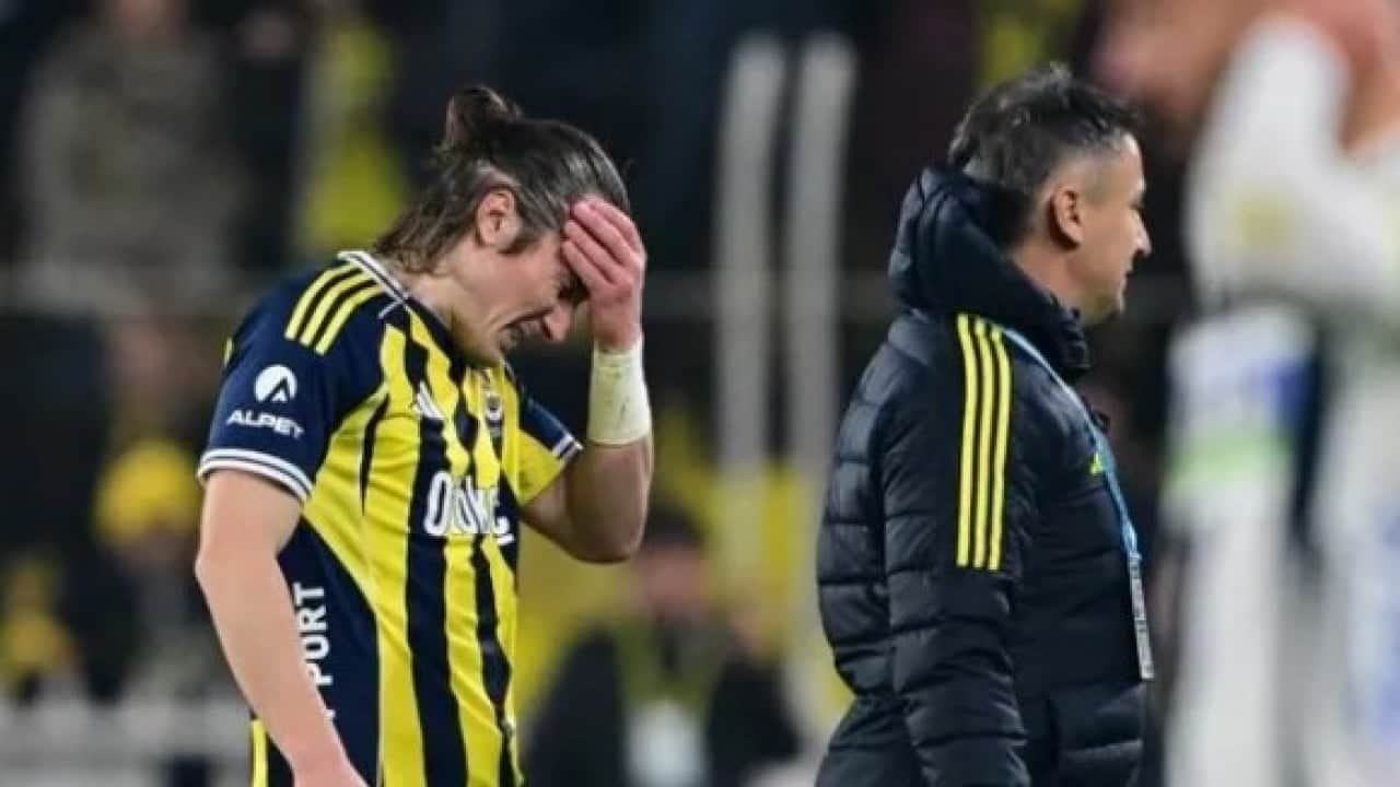 Foto - Fenerbahçe’de savunma yeniden şekilleniyor: Ayrılık ve transfer gelişmesi