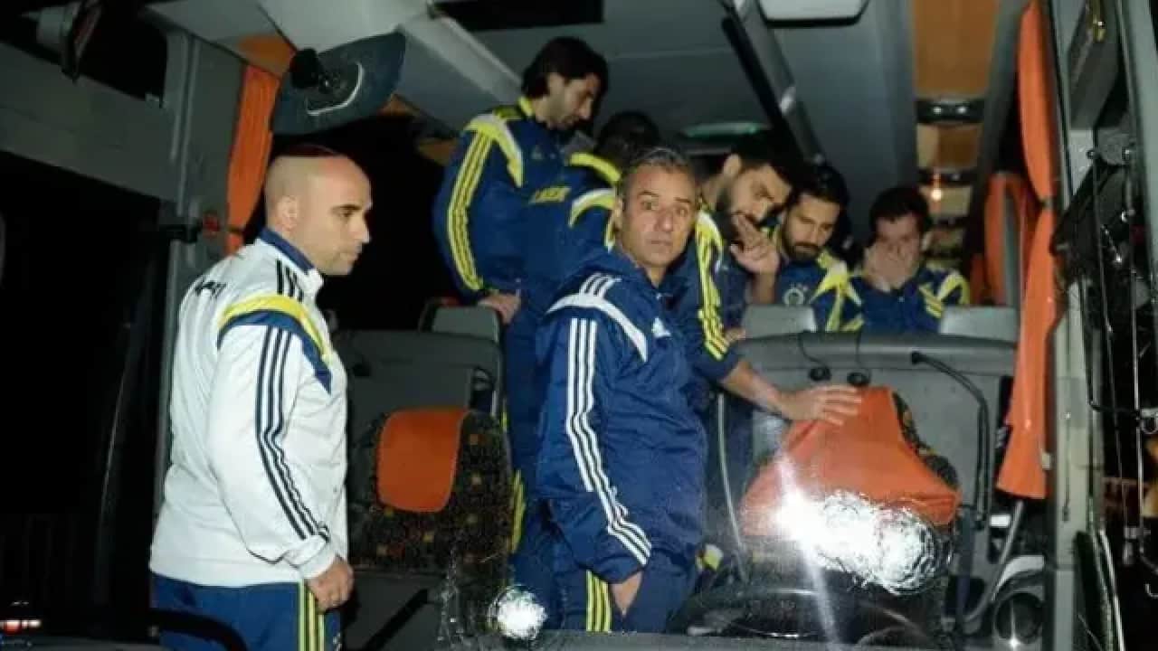 Foto - Fenerbahçe’den teşekkür mesajı: Otobüse saldırı olayı aydınlanıyor!