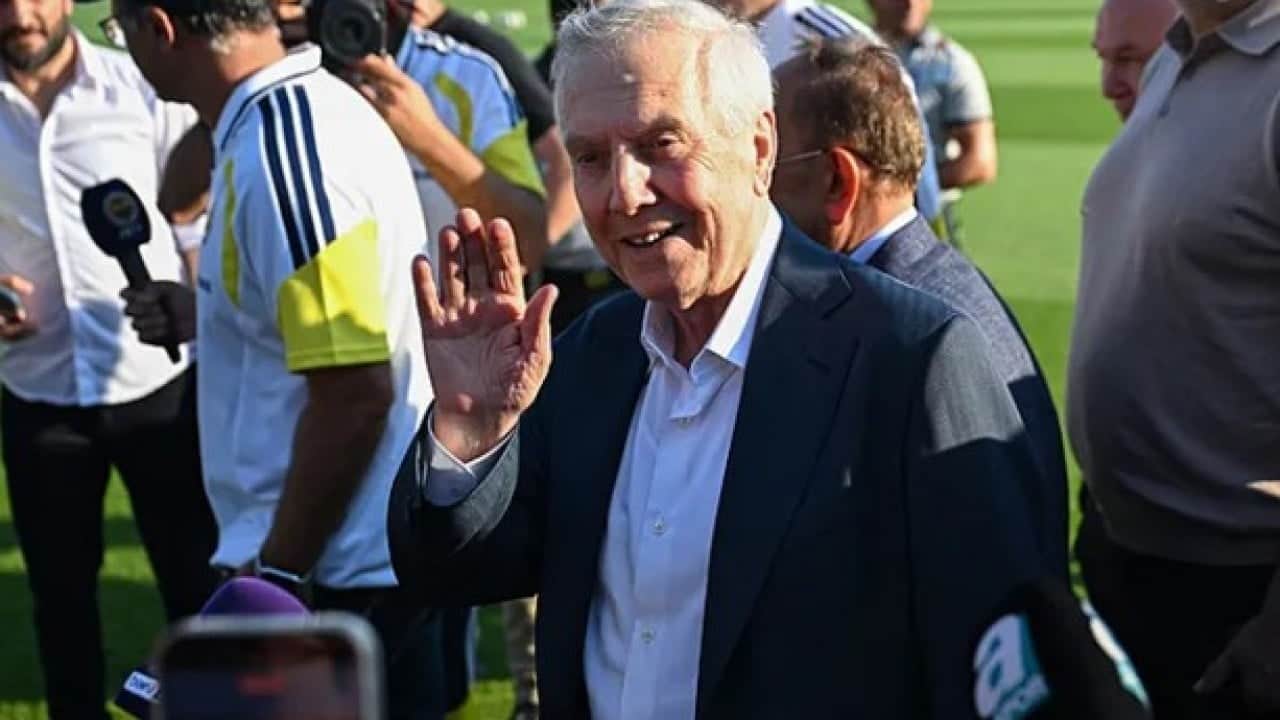 Fenerbahçe’den yeni transfer hamlesi! Eski yıldız kalecisi yuvaya dönüyor