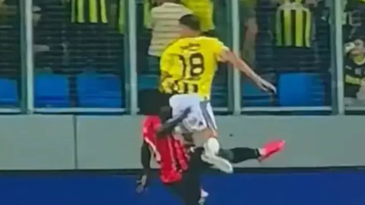 Foto - Fenerbahçeliler iki pozisyonda penaltı beklemişti: Hakem yorumcuları bakın ne dedi!