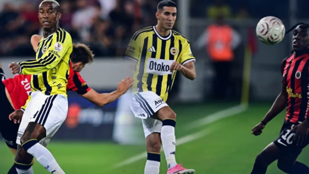 Foto - Fenerbahçeliler iki pozisyonda penaltı beklemişti: Hakem yorumcuları bakın ne dedi!