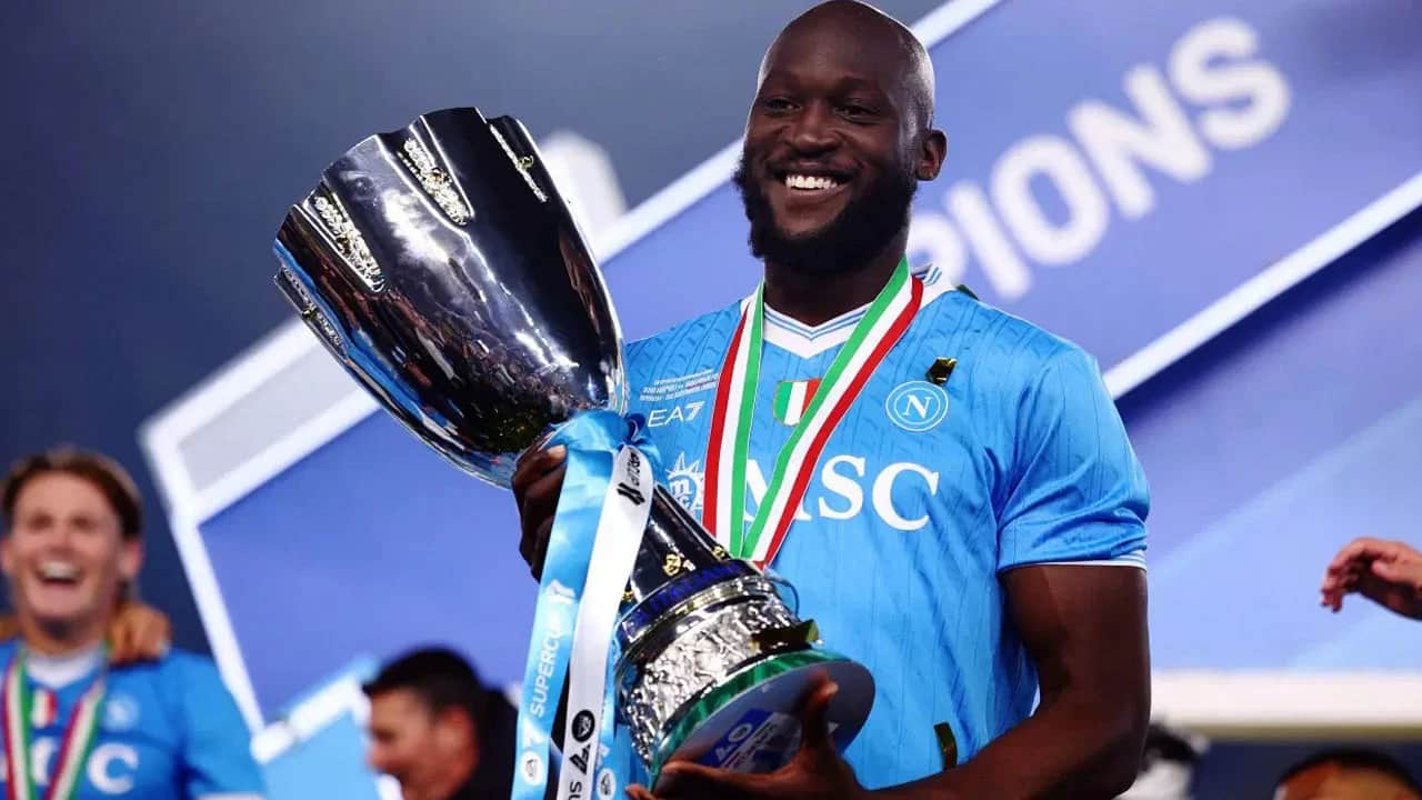 Fenerbahçe’nin yeni transferi Türkiye’de yaşamış! Bakın Romelu Lukaku’nun babası hangi takımda oynamış