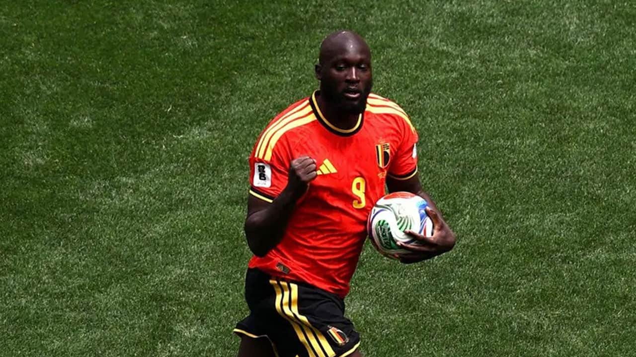 Foto - Fenerbahçe’nin yeni transferi Türkiye’de yaşamış! Bakın Romelu Lukaku’nun babası hangi takımda oynamış