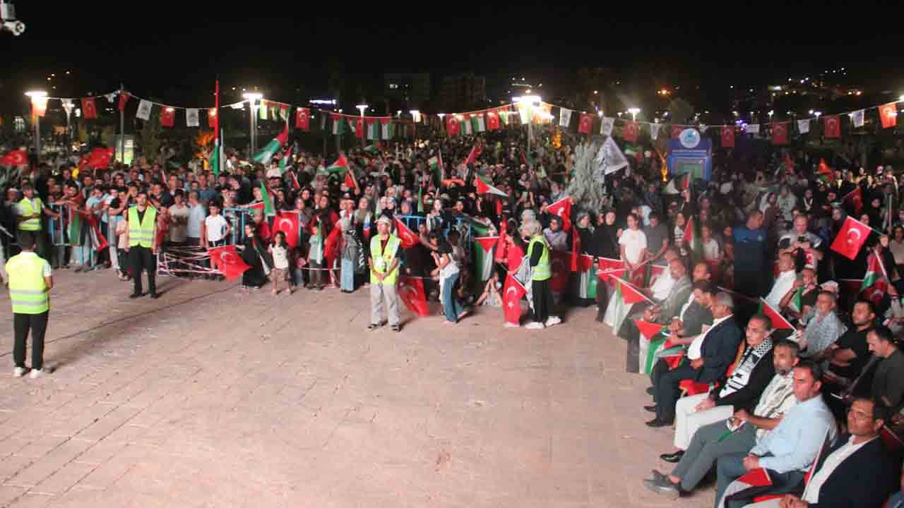 Foto - Filistin konvoyu Şanlıurfa’da: Binlerce kişi Gazze için buluştu