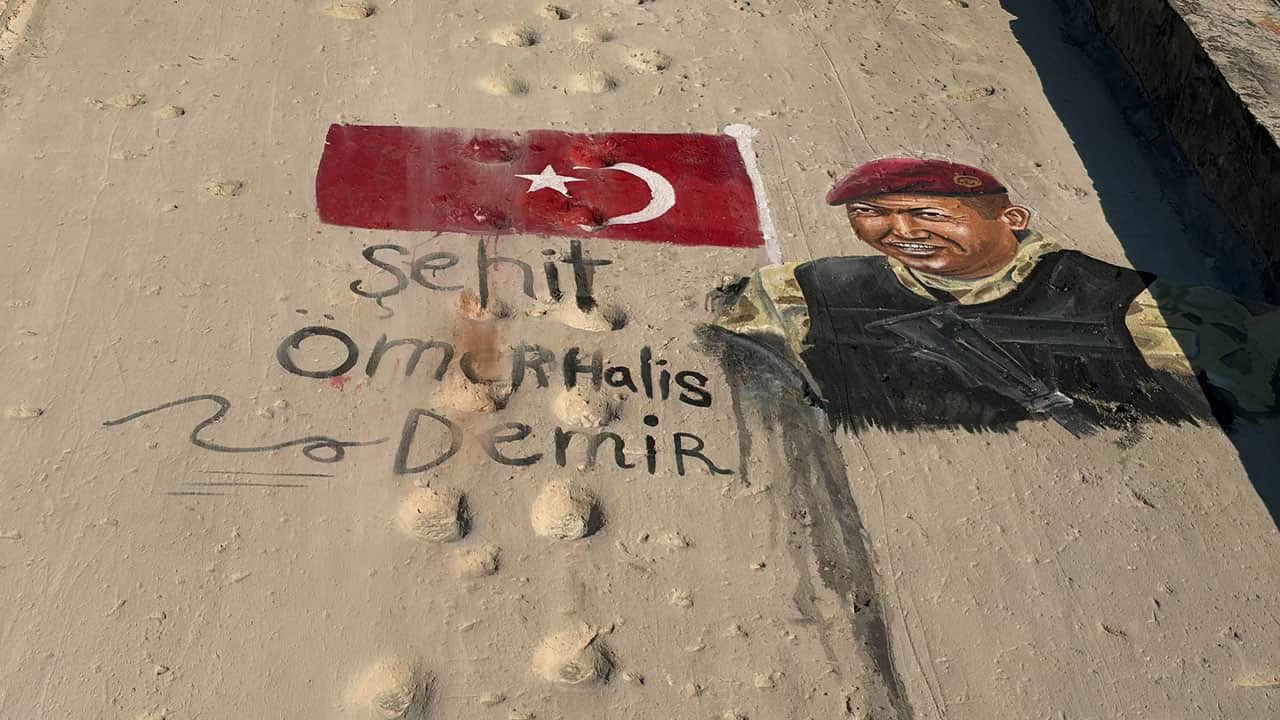 Foto - Filistinli sanatçılar duvara resmini çizdi! Gazze enkazında Ömer Halisdemir’e vefa