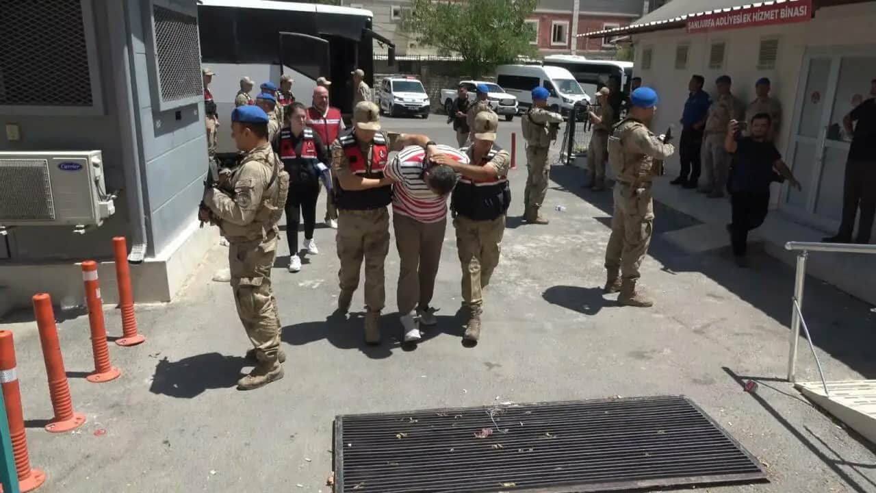 Foto - Film gibi soygun cezaevinde bitti. Olayın 8 şüphelisi tutuklandı