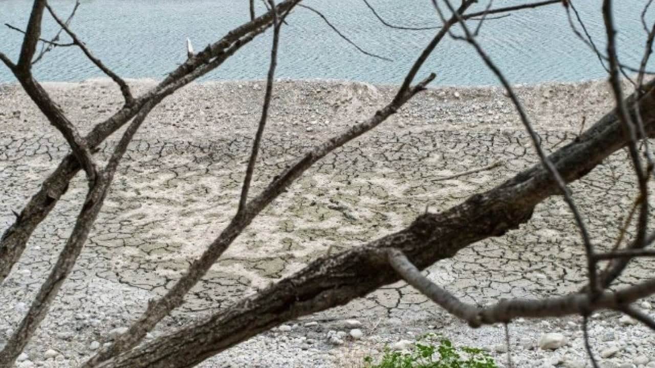 Foto - Fransa’nın içler acısı hali! Rekor sıcaklıklar 1373 dereyi kuruttu