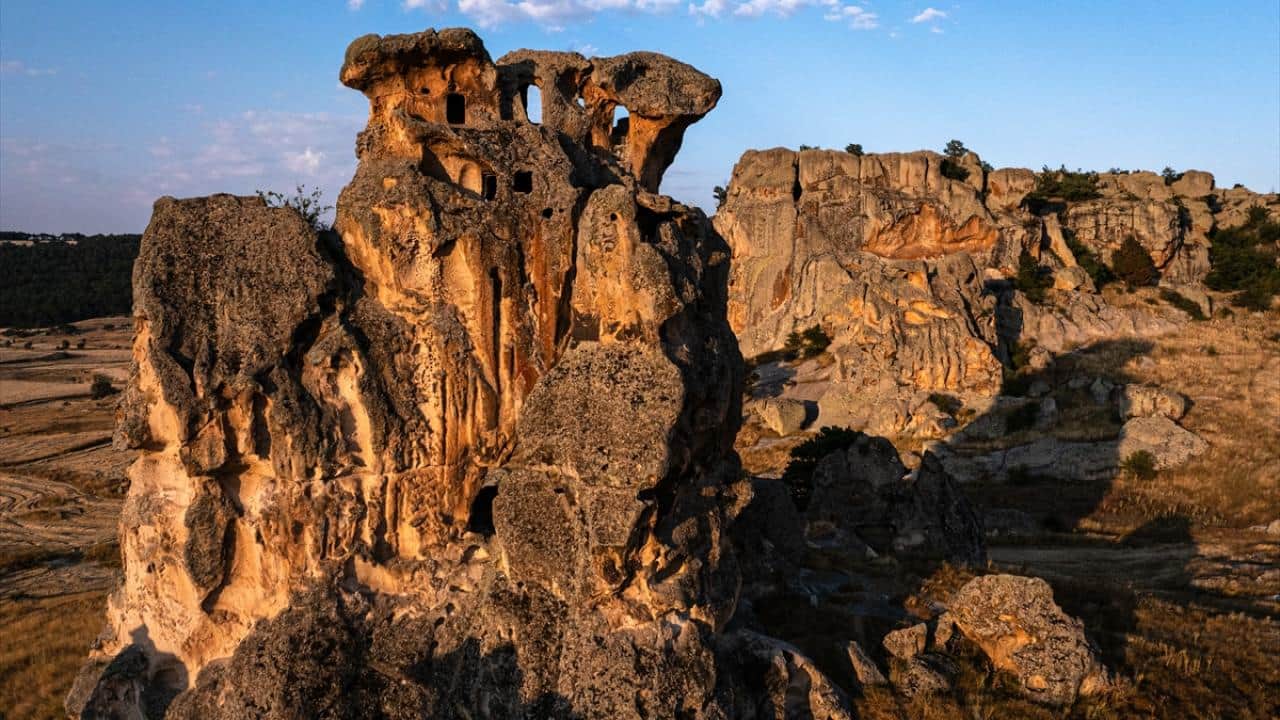 Foto - Frig Vadisi'nin tarihi yapısı! Doğanlı Kale gün batımında görüntülendi