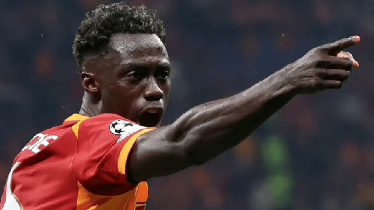 Foto - Galatasaray'ın savunmasının tek patronunda durum değişti: Ve Davinson Sanchez defteri kapandı!