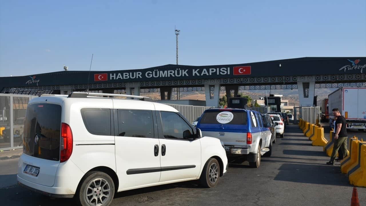 Foto - Gece boyunca sınırda bekletildiler Filistin konvoyuna Irak’tan engel!
