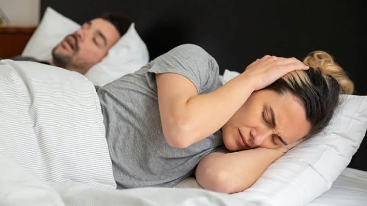 Gece horlayanlar dikkat! Rahat nefes almak için 10 etkili yöntem