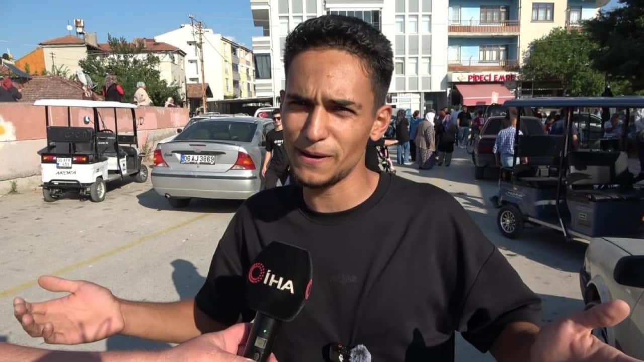 Foto - Genç çiftçi kuralı bozmadı Her sene tonlarca patatesi halka bedava dağıtıyor