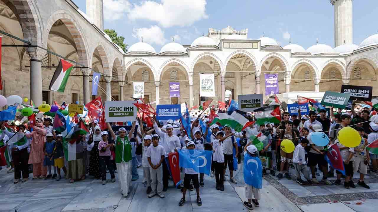 Foto - Gençler yazı değerlendirdi: İHH’nın 