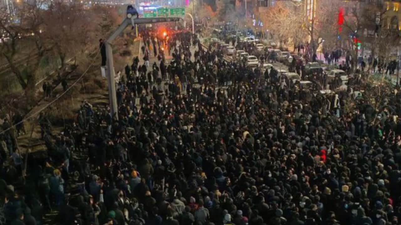Foto - Gerçek mermiyle vurulmuşlar! İran’daki protestolarda ölenlerin sayısı korkunç boyutlara ulaştı